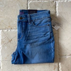 *NEW* NYDJ - 12 - legging style jean